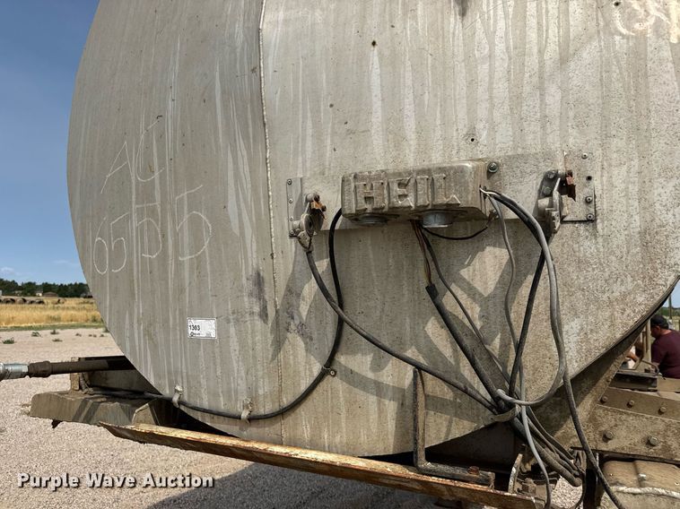 image for item DY0326 1979 Heil water tank trailer