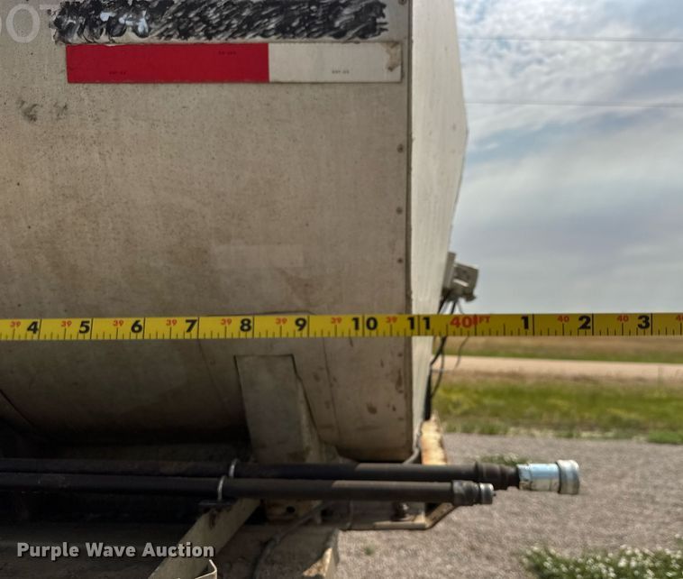 image for item DY0326 1979 Heil water tank trailer