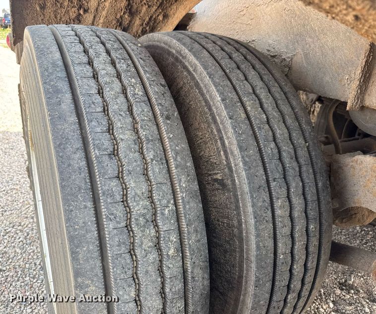 image for item DY0326 1979 Heil water tank trailer