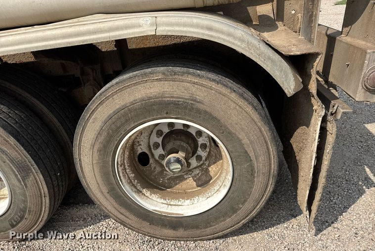 image for item DY0326 1979 Heil water tank trailer