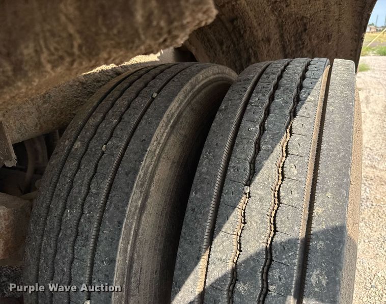 image for item DY0326 1979 Heil water tank trailer