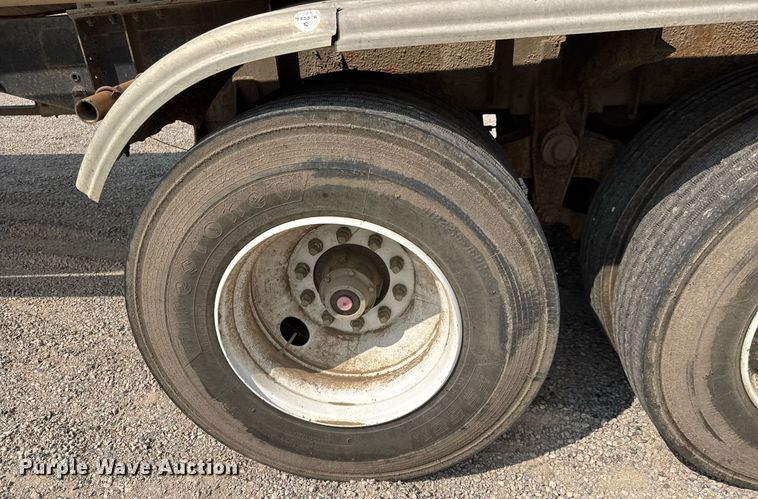 image for item DY0326 1979 Heil water tank trailer