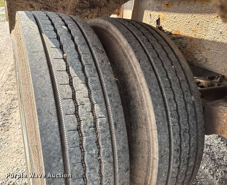 image for item DY0326 1979 Heil water tank trailer