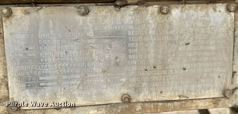 image for item DY0326 1979 Heil water tank trailer