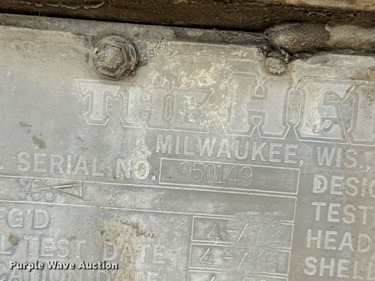 image for item DY0326 1979 Heil water tank trailer