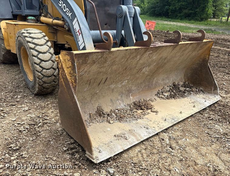 image for item DY0663 2013 John Deere 310SK backhoe