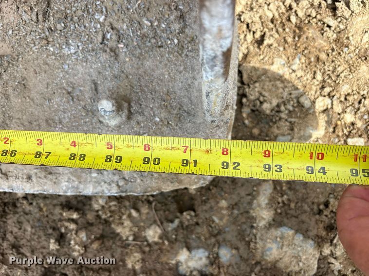 image for item DY0663 2013 John Deere 310SK backhoe