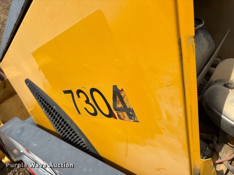 image for item DY0663 2013 John Deere 310SK backhoe