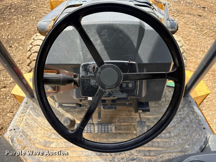 image for item DY0663 2013 John Deere 310SK backhoe