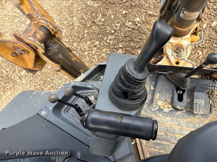 image for item DY0663 2013 John Deere 310SK backhoe