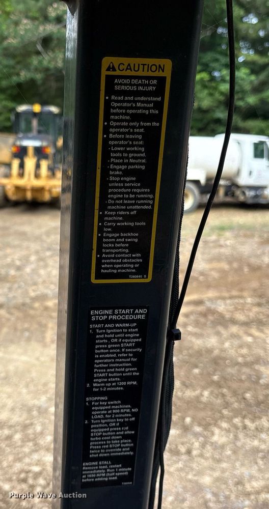 image for item DY0663 2013 John Deere 310SK backhoe