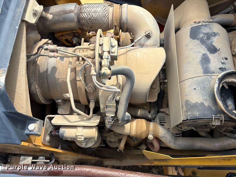 image for item DY0663 2013 John Deere 310SK backhoe