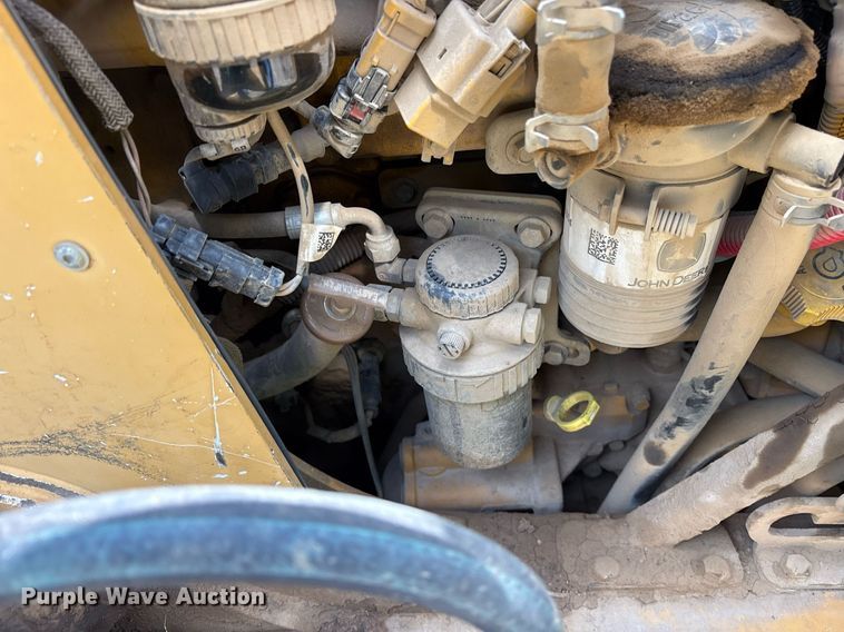 image for item DY0663 2013 John Deere 310SK backhoe