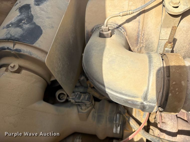 image for item DY0663 2013 John Deere 310SK backhoe