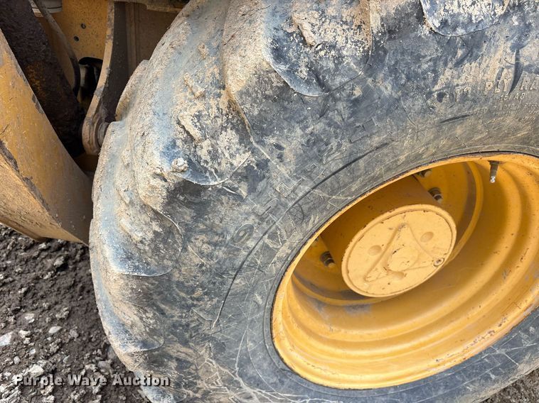 image for item DY0663 2013 John Deere 310SK backhoe