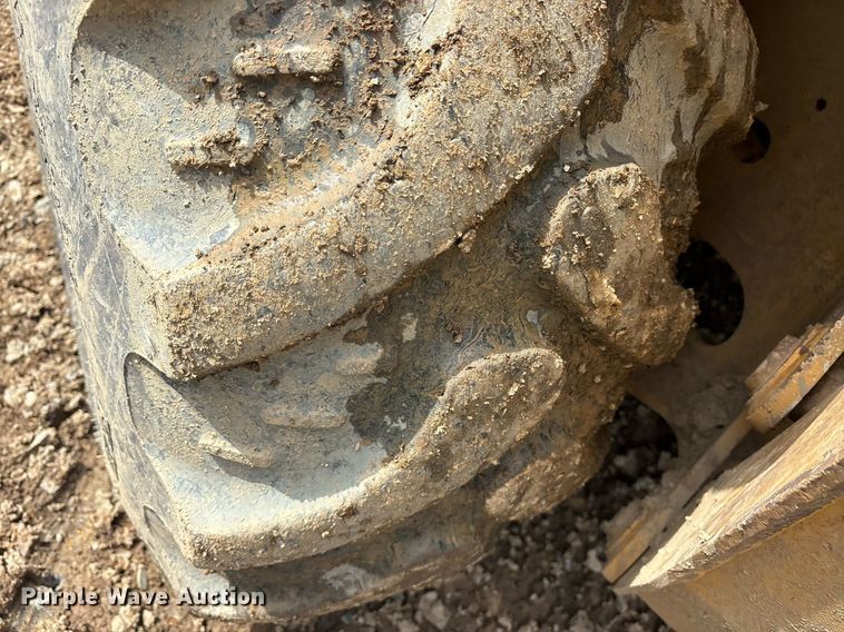 image for item DY0663 2013 John Deere 310SK backhoe