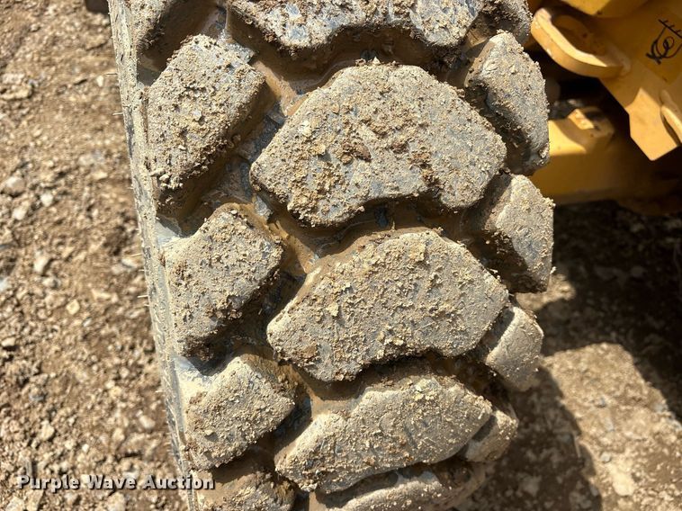 image for item DY0663 2013 John Deere 310SK backhoe