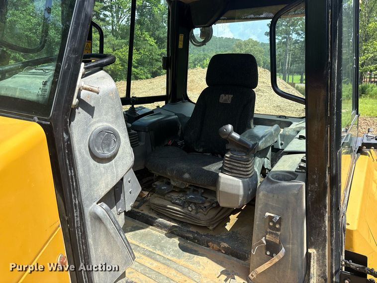 image for item DY0664 2015 Caterpillar D6K2 XL dozer