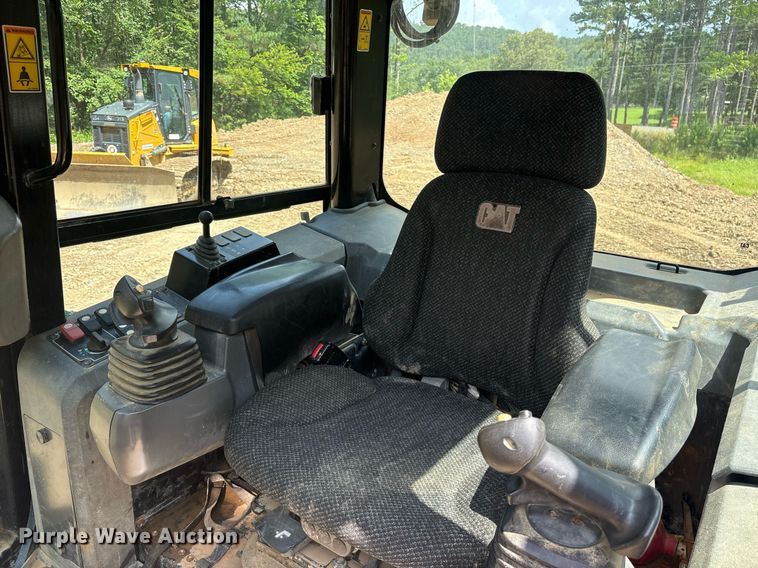 image for item DY0664 2015 Caterpillar D6K2 XL dozer