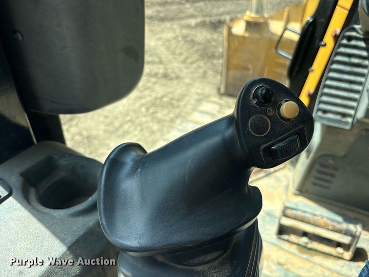 image for item DY0664 2015 Caterpillar D6K2 XL dozer