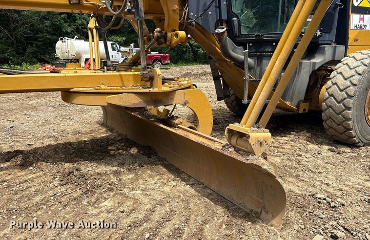 image for item DY0665 2010 Caterpillar 140M motor grader