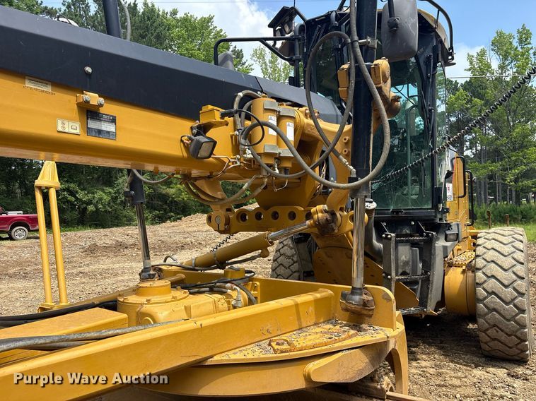 image for item DY0665 2010 Caterpillar 140M motor grader