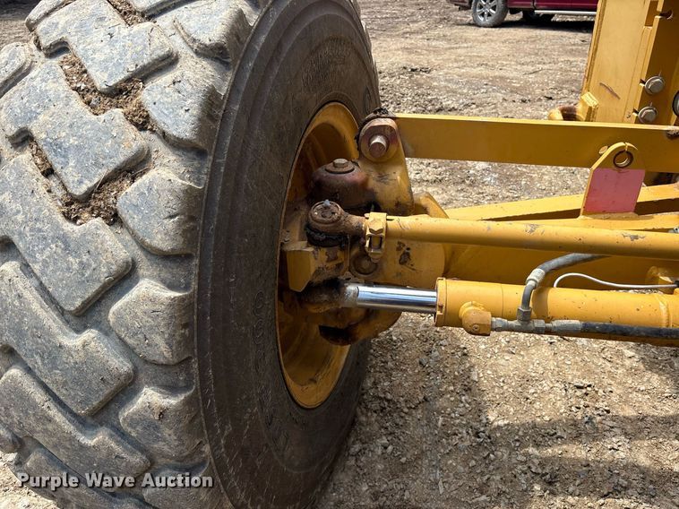 image for item DY0665 2010 Caterpillar 140M motor grader