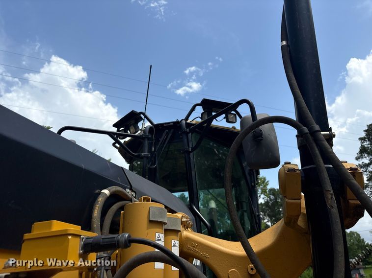 image for item DY0665 2010 Caterpillar 140M motor grader