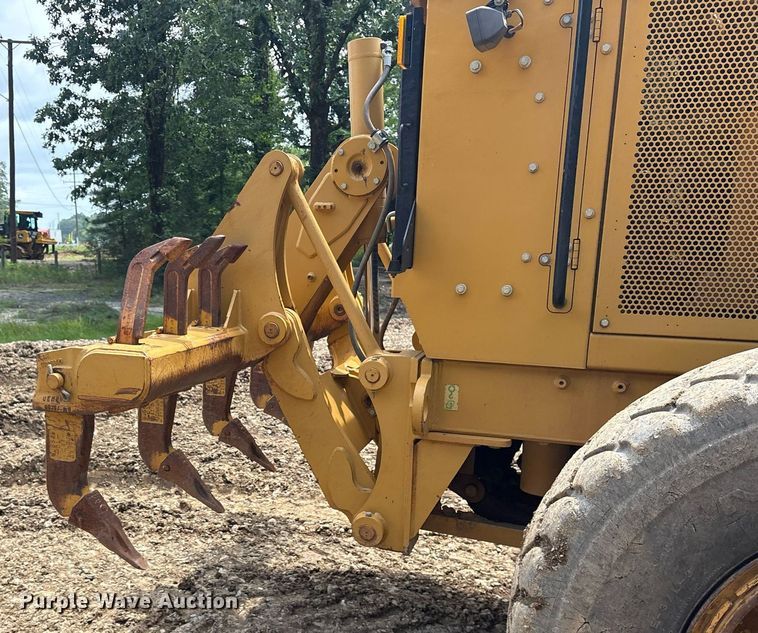 image for item DY0665 2010 Caterpillar 140M motor grader