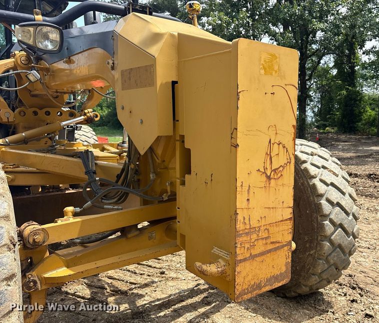 image for item DY0665 2010 Caterpillar 140M motor grader