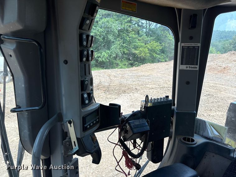 image for item DY0665 2010 Caterpillar 140M motor grader