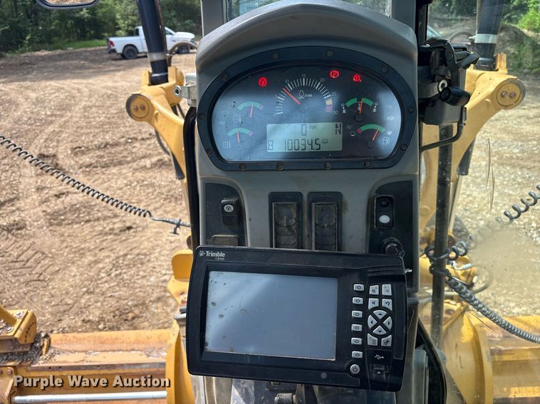 image for item DY0665 2010 Caterpillar 140M motor grader