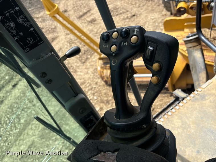 image for item DY0665 2010 Caterpillar 140M motor grader