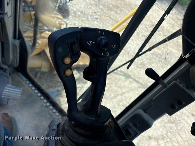 image for item DY0665 2010 Caterpillar 140M motor grader