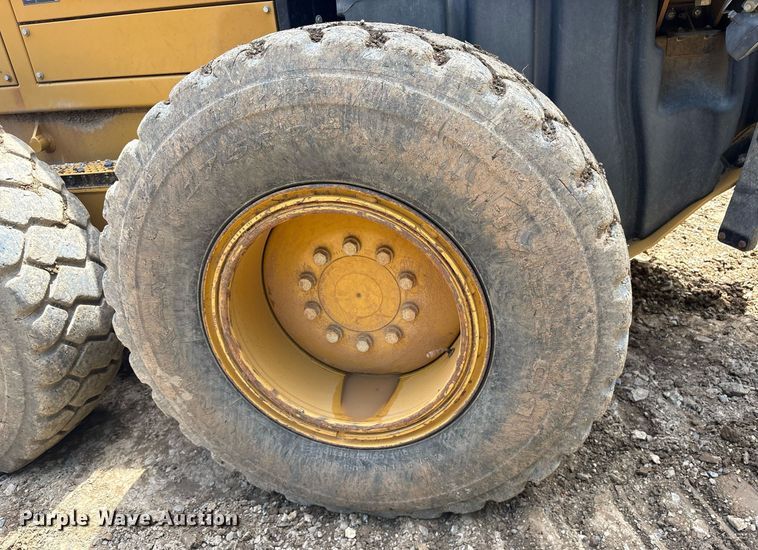 image for item DY0665 2010 Caterpillar 140M motor grader