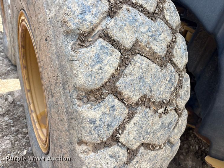 image for item DY0665 2010 Caterpillar 140M motor grader