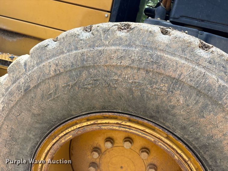 image for item DY0665 2010 Caterpillar 140M motor grader