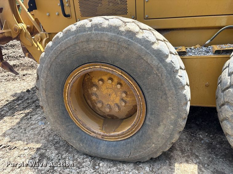 image for item DY0665 2010 Caterpillar 140M motor grader