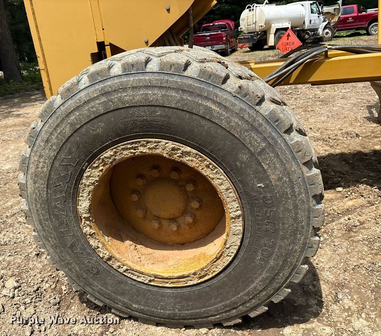 image for item DY0665 2010 Caterpillar 140M motor grader