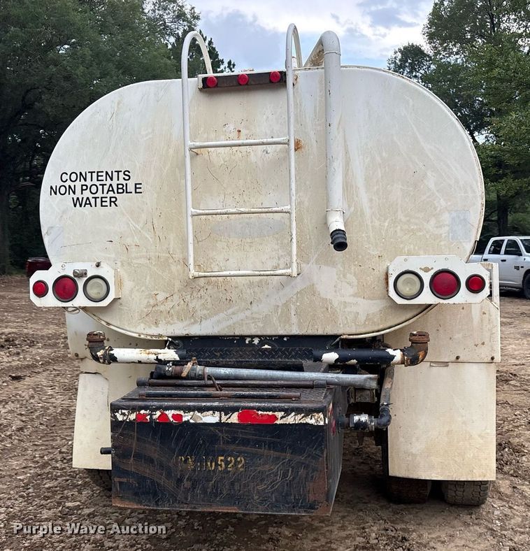 image for item DY0666 2006 International MA025 water truck