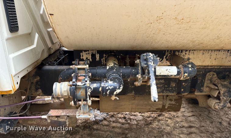 image for item DY0666 2006 International MA025 water truck