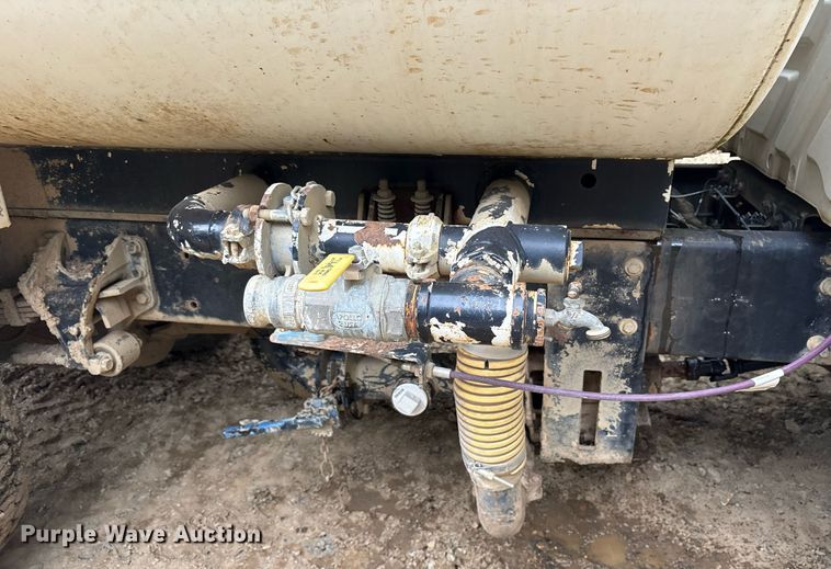 image for item DY0666 2006 International MA025 water truck