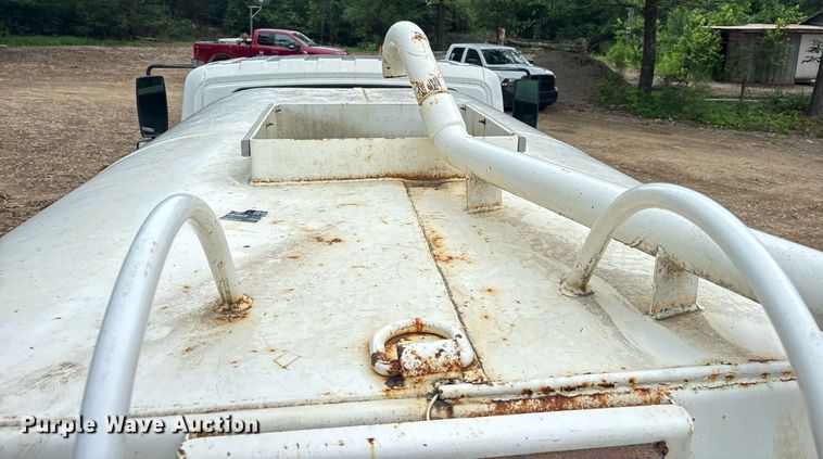 image for item DY0666 2006 International MA025 water truck