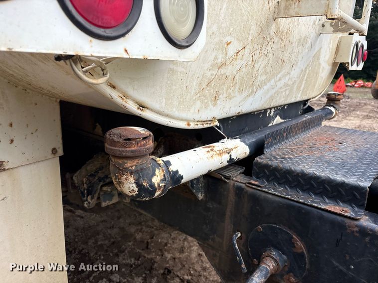 image for item DY0666 2006 International MA025 water truck