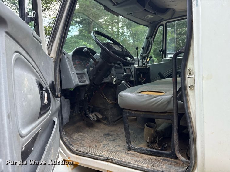 image for item DY0666 2006 International MA025 water truck