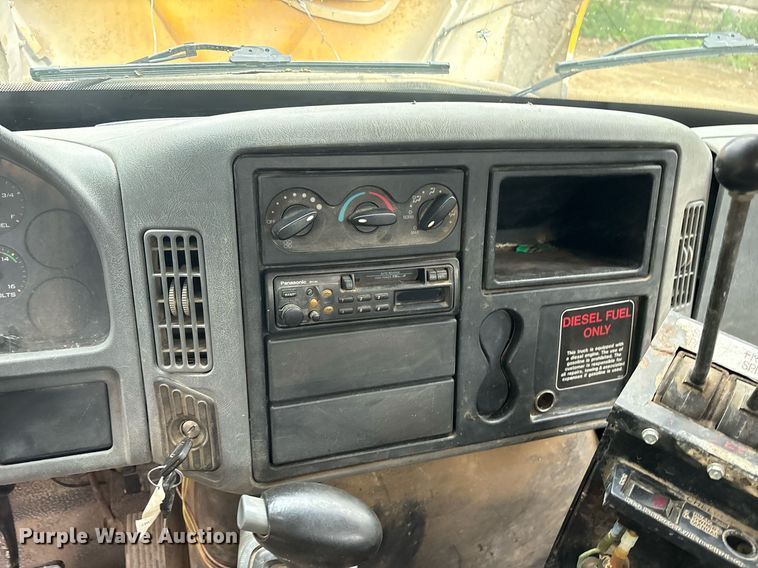 image for item DY0666 2006 International MA025 water truck