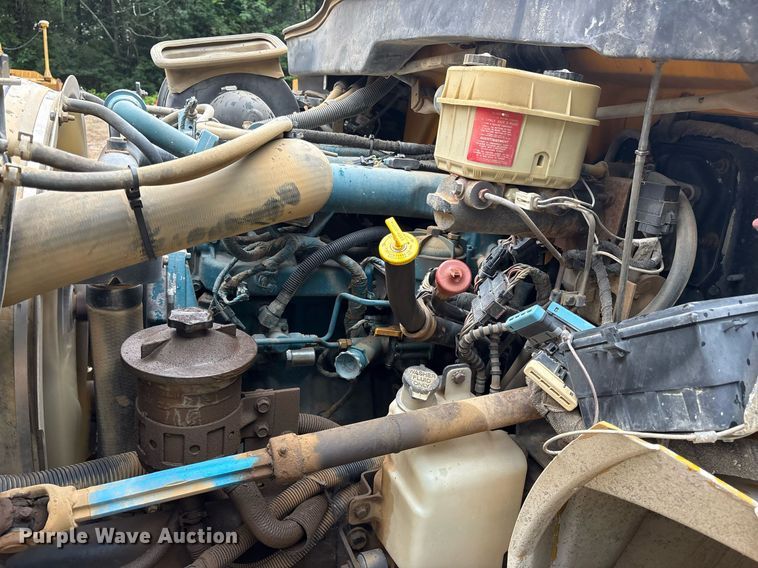 image for item DY0666 2006 International MA025 water truck