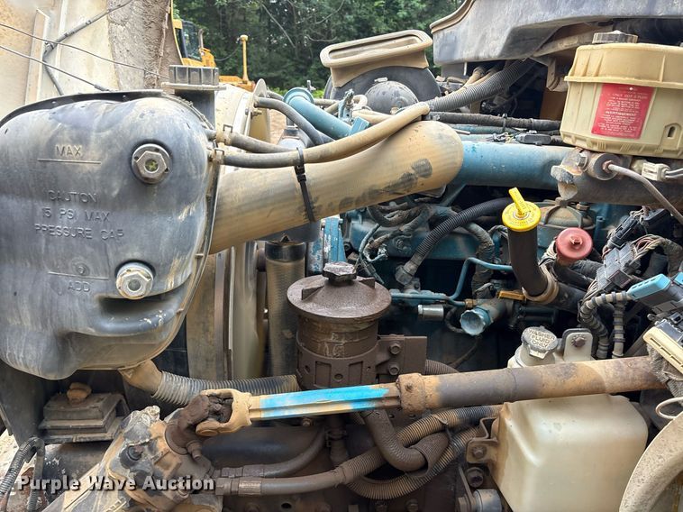 image for item DY0666 2006 International MA025 water truck