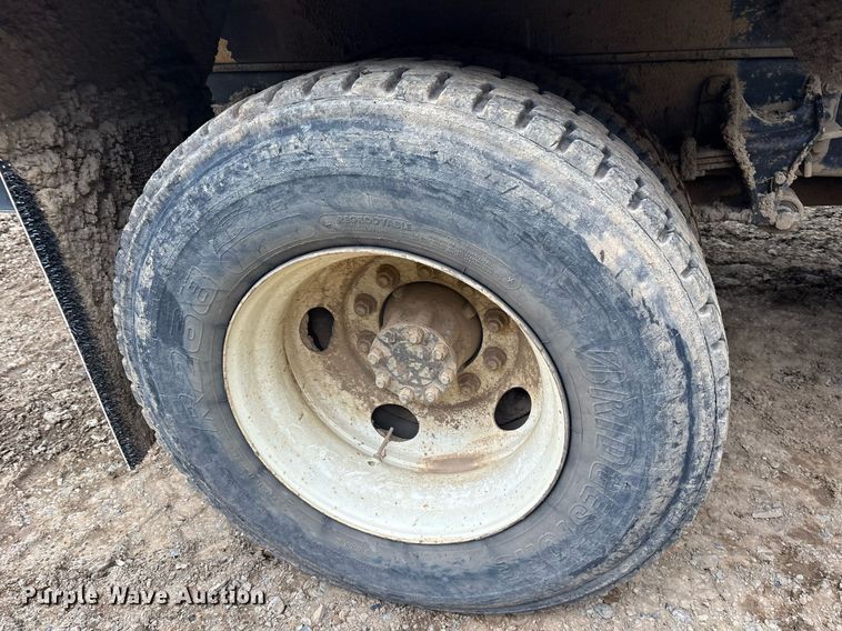 image for item DY0666 2006 International MA025 water truck