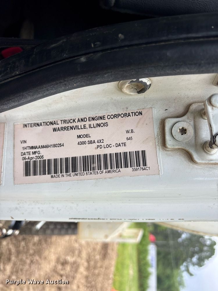 image for item DY0666 2006 International MA025 water truck